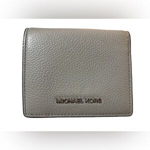 Michael Kors Leather Card Case Wallet in the color Pearl Grey
